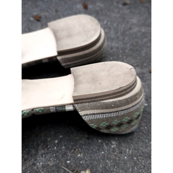 Isaac Mizrahi New York Green & Beige Patterned Flats - Picture 2 of 12